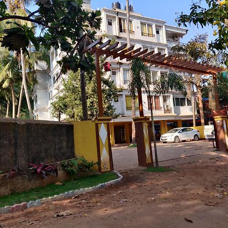 Luxury 2Bhk Apartment Near Calangute Baga Beach With Pool ภายนอก รูปภาพ